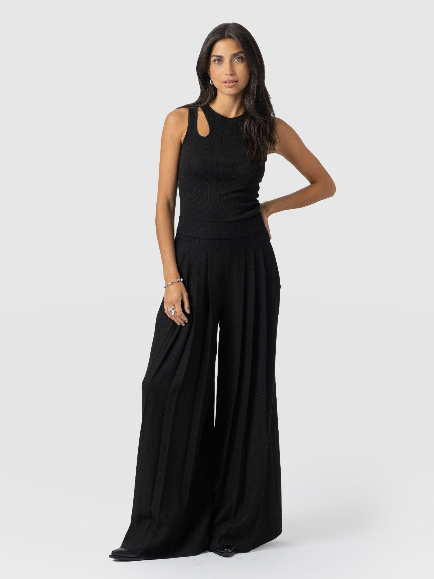 Oriya Pleated Wide Leg Pant - Black